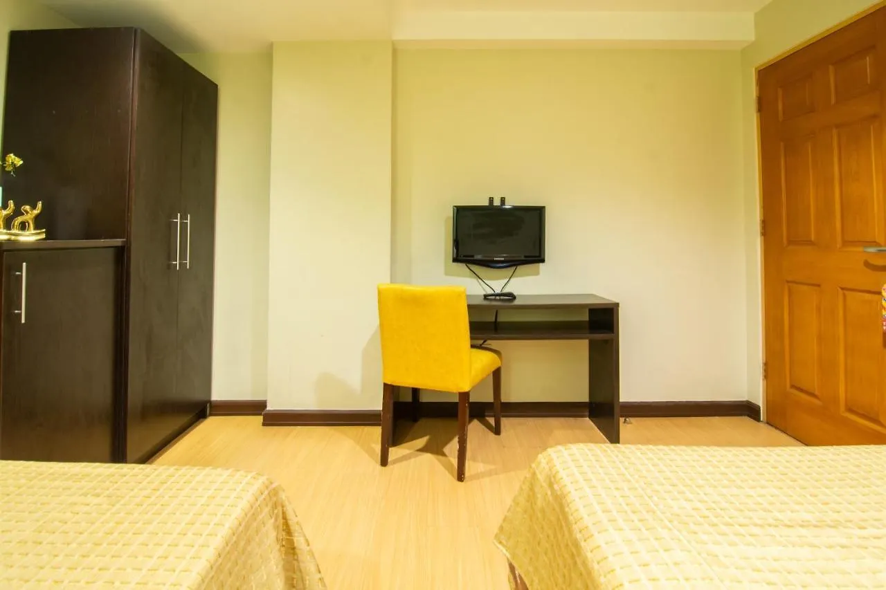 Festive Hotel Makati Paco 3*,